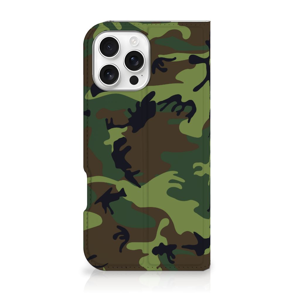 iPhone 16 Pro Max Hoesje met Magneet Army Dark camouflage design voorkant