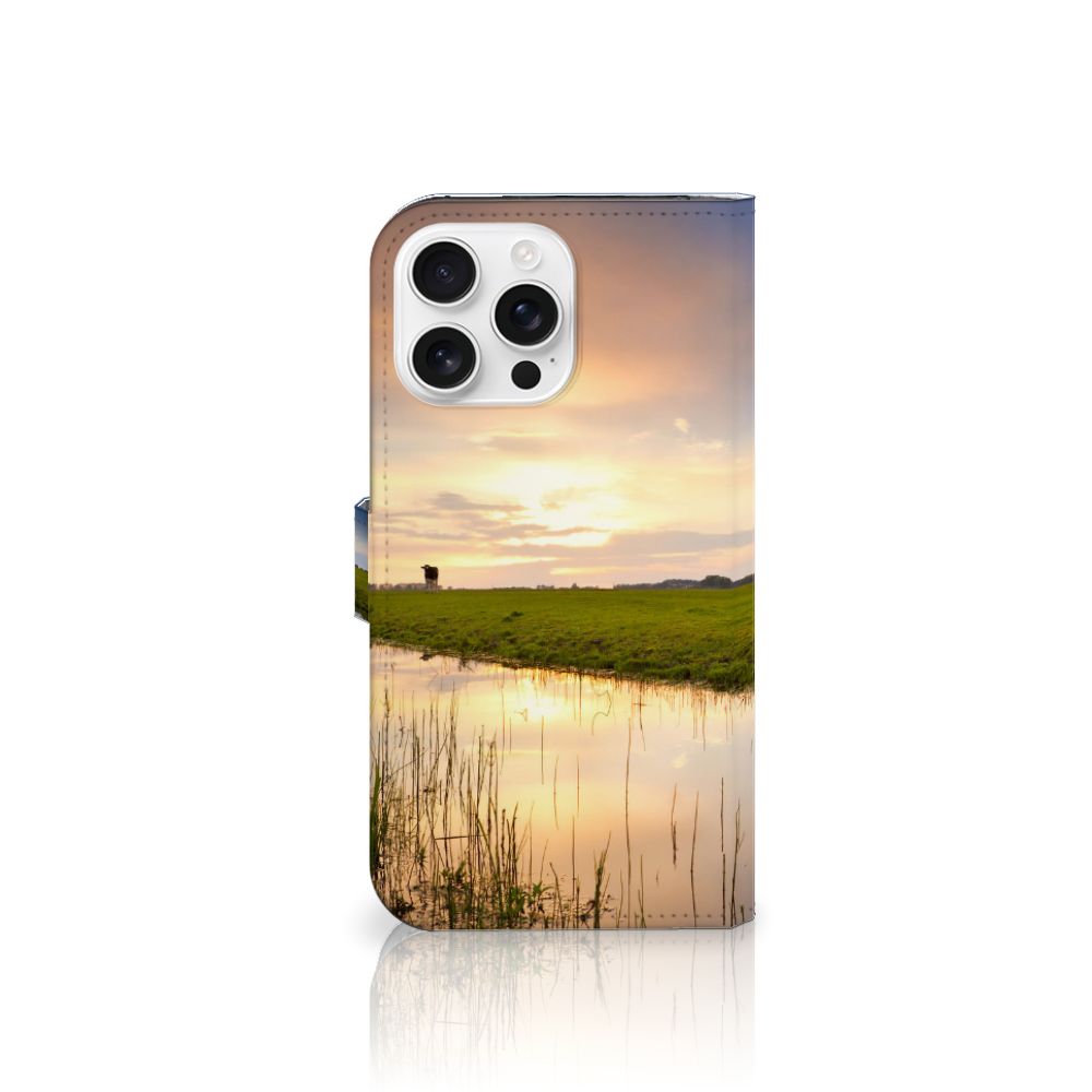 iPhone 16 Pro Max Telefoonhoesje met Pasjes Koe telefoonhoesje koe weide landschap zijaanzicht