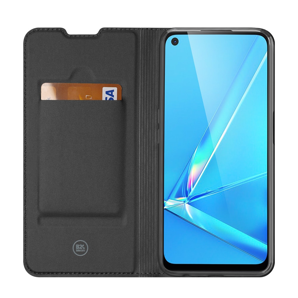 OPPO A52 standcase opengeklapt: toestel in de houder en een pas in het pasjesvak aan de binnenzijde van de klep