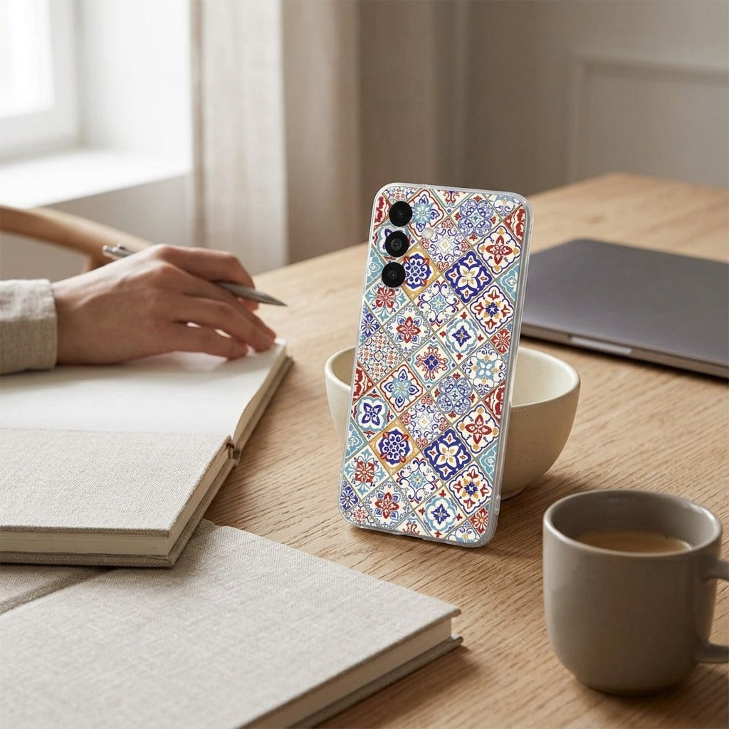 Samsung Galaxy A27 bedrukt hoesje Tiles Color - lifestyle foto in huiselijke setting