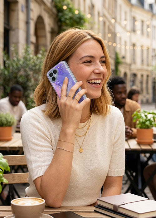 Telefoonhoesje met trendy watercolor design in paarse tinten en abstracte vormen