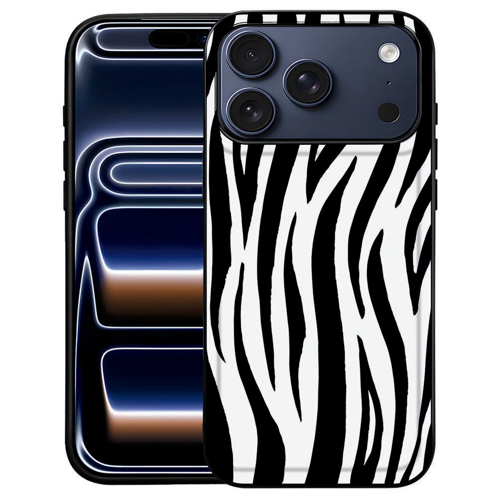 Zebra iPhone 18 Pro Max hoesje: achterkant met zwart-witte strepenprint en zwarte TPU-rand