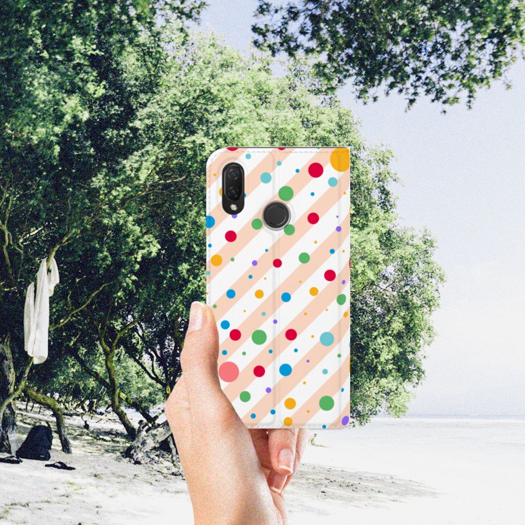 Huawei P Smart Plus Hoesje met Magneet Dots