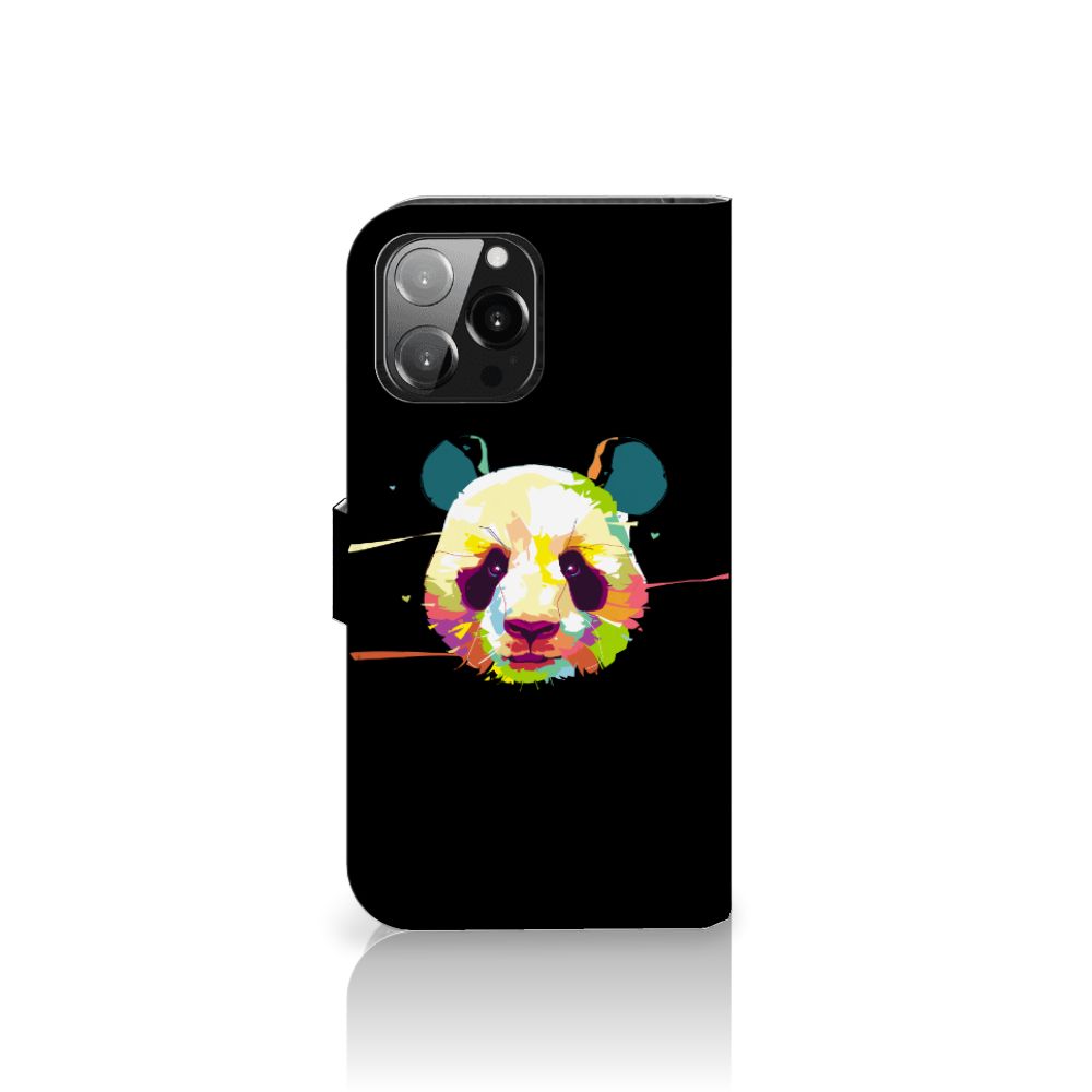 iPhone 13 Pro Max Leuk Hoesje Panda Color met kleurrijk panda ontwerp op zwarte achtergrond.