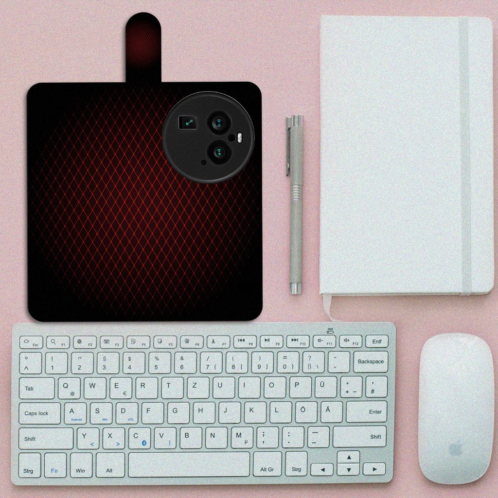 OPPO Find X6 Pro Telefoon Hoesje Geruit Rood op een bureau met een toetsenbord en muis