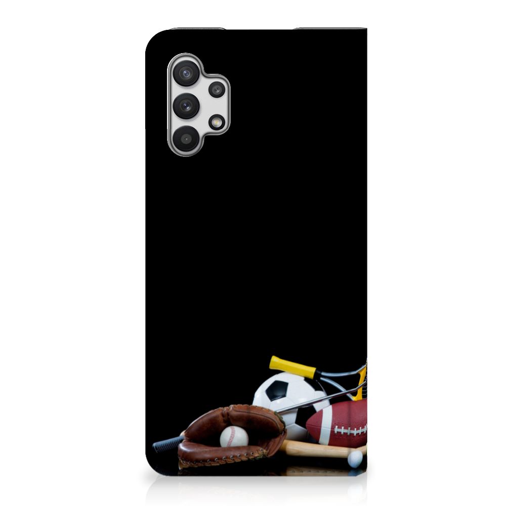 Samsung Galaxy A32 5G Hippe Standcase Sports met sportuitrusting en ballen ontwerpen.