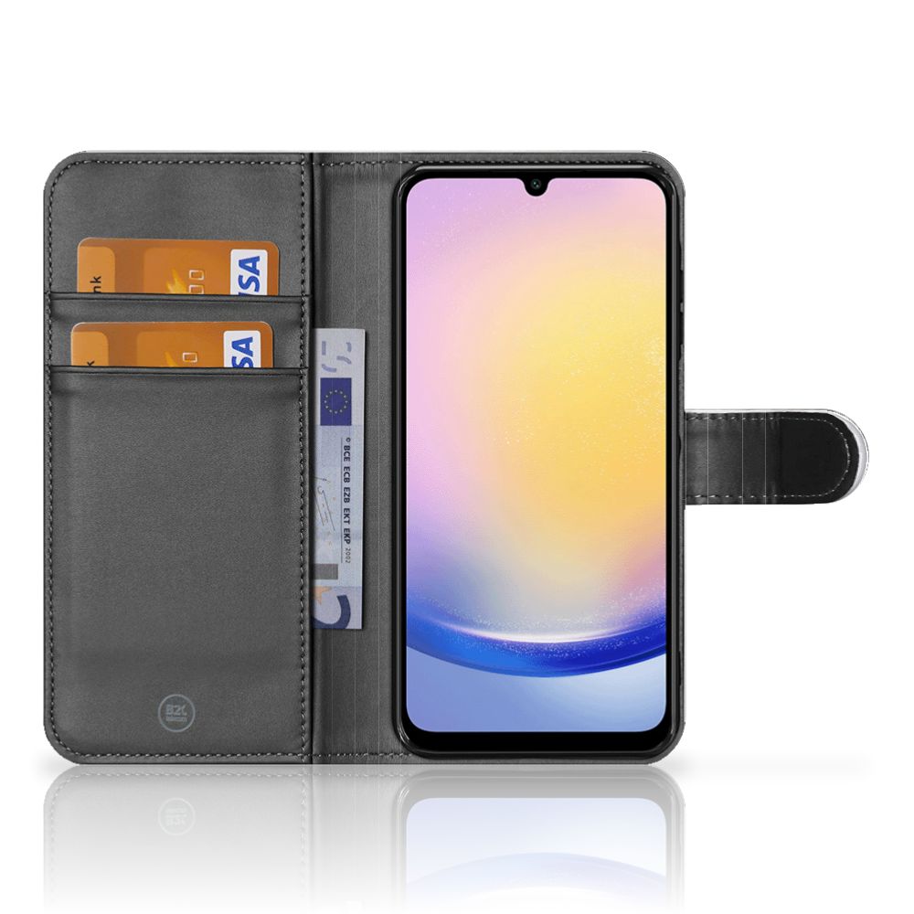 Telefoonhoesje met Pasjes Samsung Galaxy A25 Britse Korthaar in zwart met pasjeshouders en telefoon zichtbaar.