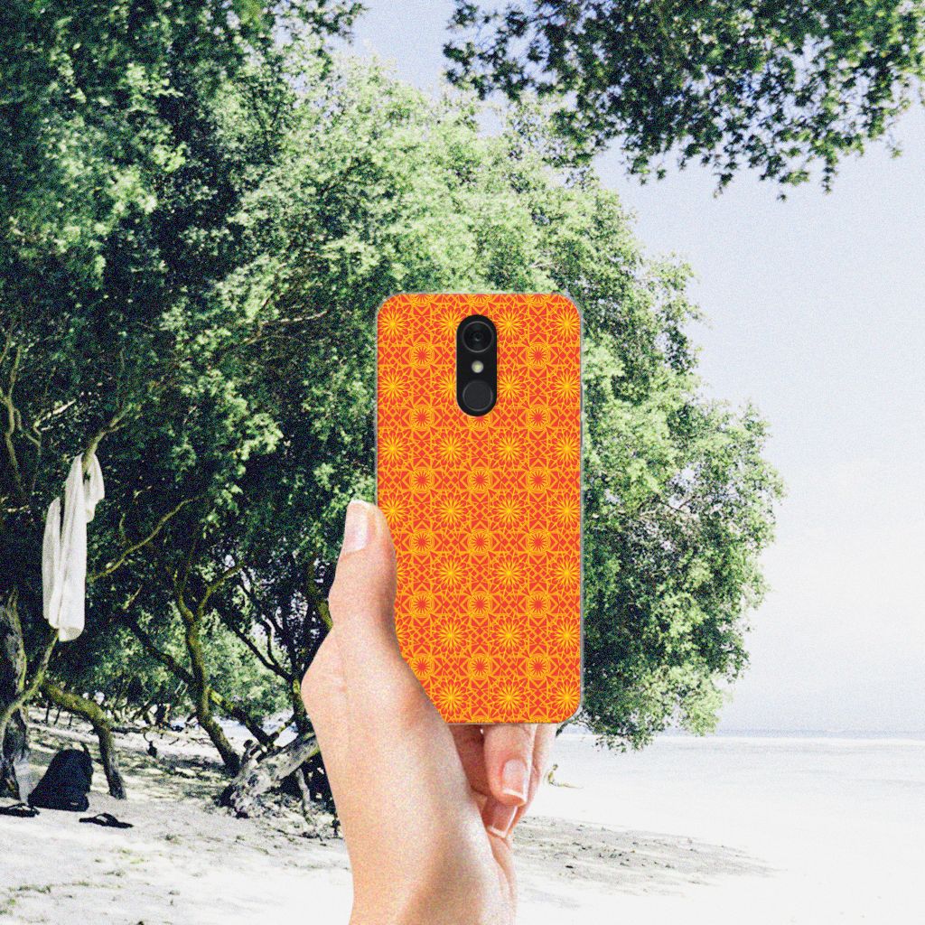 LG Q7 TPU bumper Batik Oranje