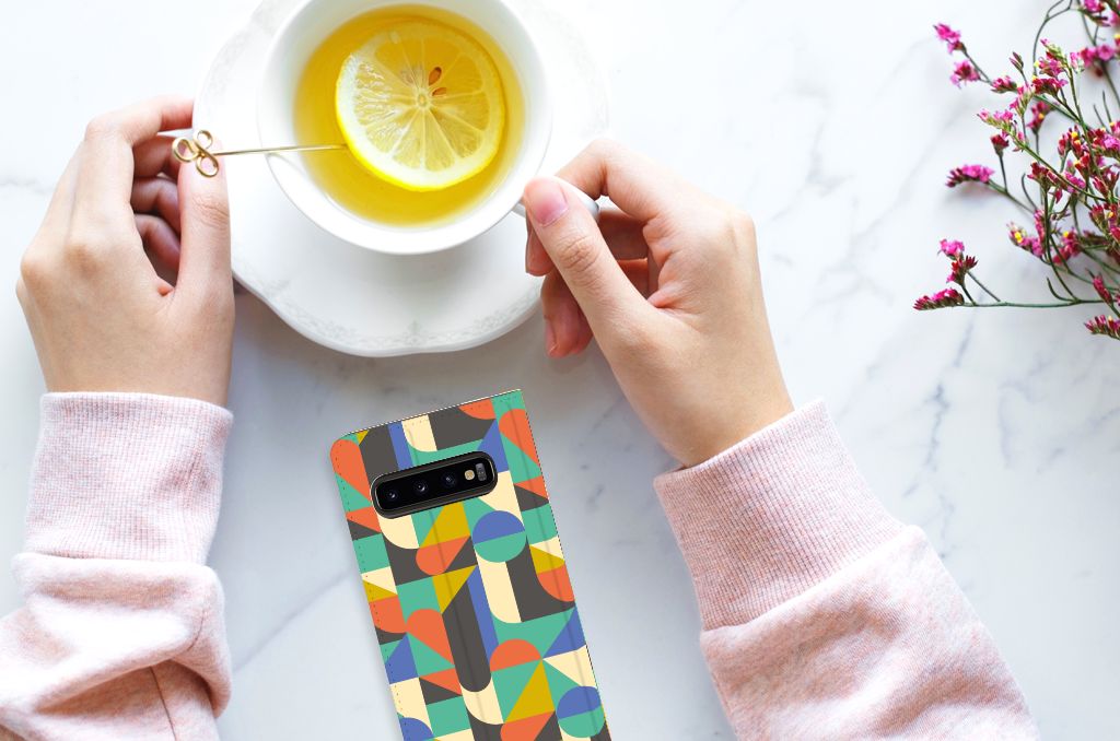 Samsung Galaxy S10 Hoesje met Magneet Funky Retro