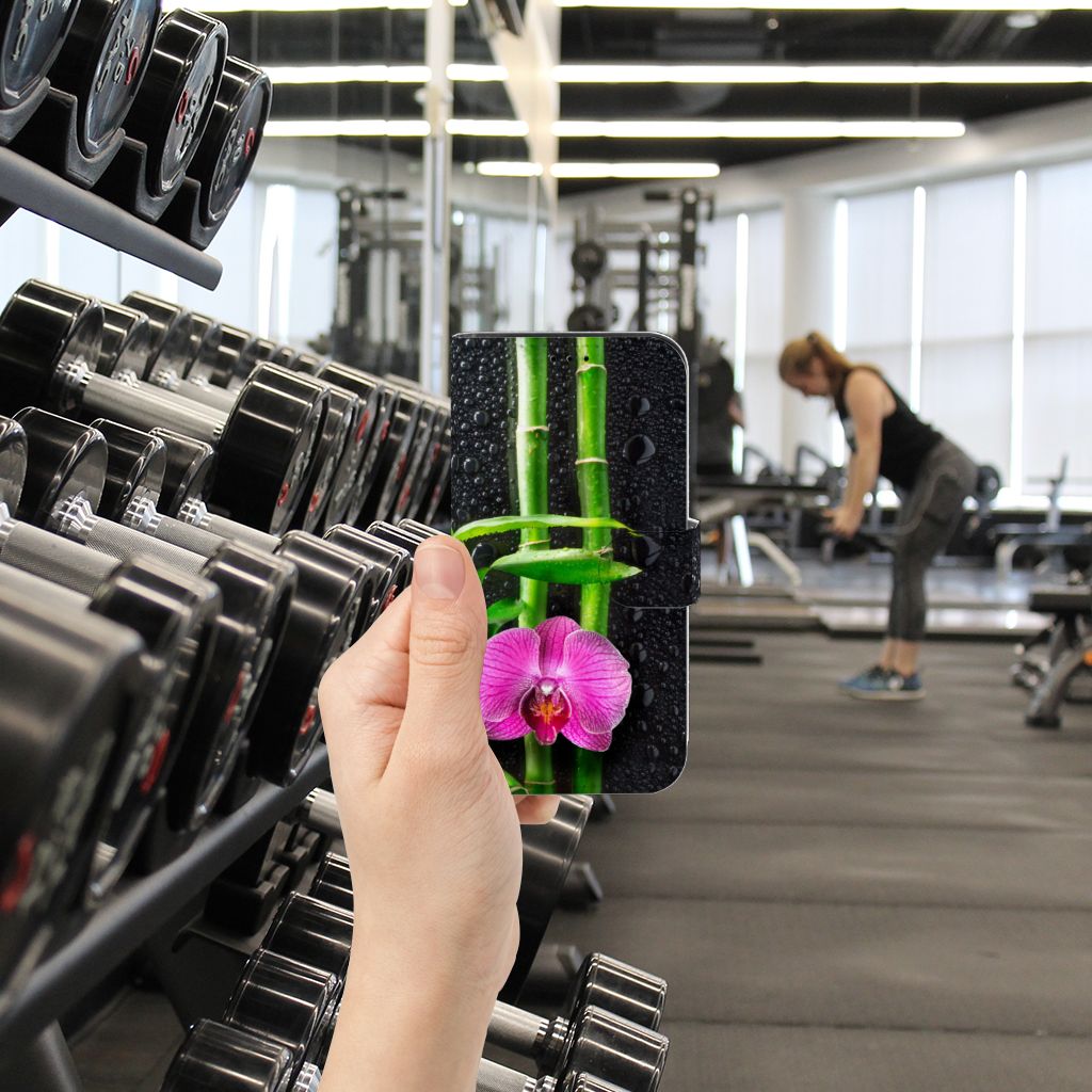 iPhone 13 Pro Hoesje Orchidee met paarse orchidee op gym achtergrond, elegant en stijlvol design.
