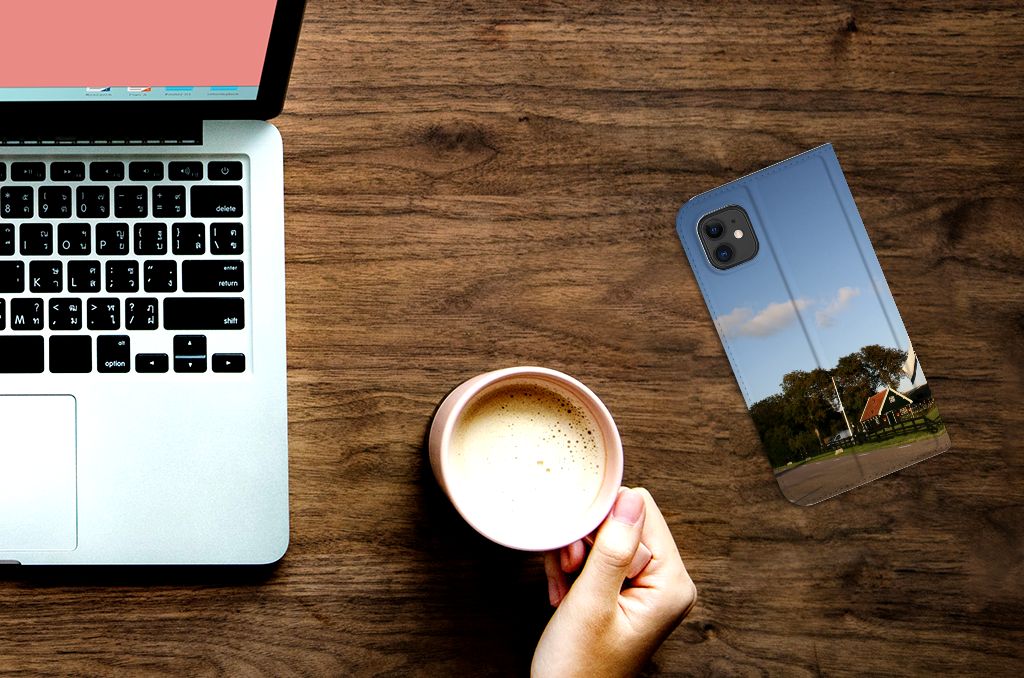 Apple iPhone 11 Book Cover Molen