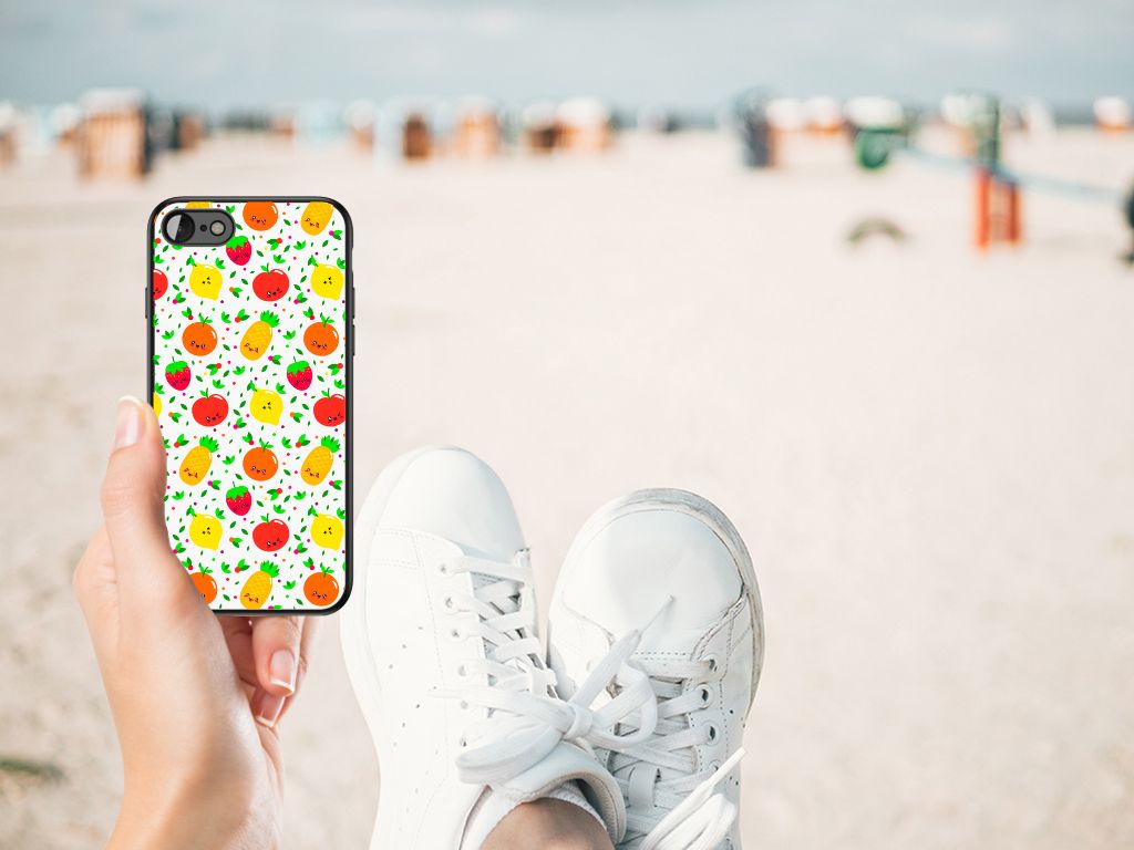 iPhone SE 2022 | SE 2020 | 7/8 Back Cover Hoesje Fruits met kleurrijk fruitdesign op het strand.