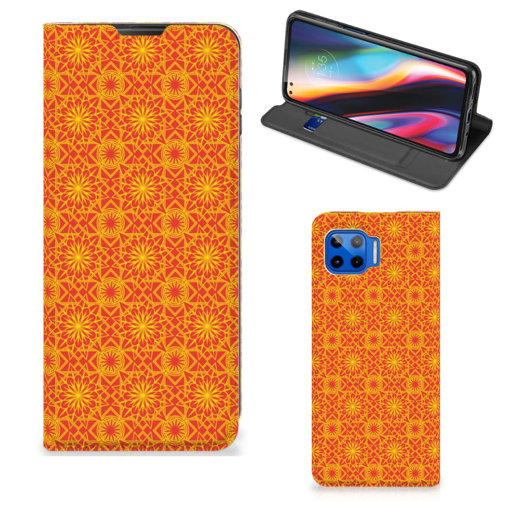 Motorola Moto G 5G Plus Hoesje met Magneet Batik Oranje