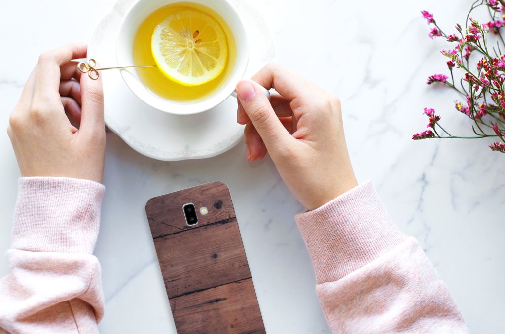Samsung Galaxy J6 Plus (2018) Bumper Hoesje Old Wood