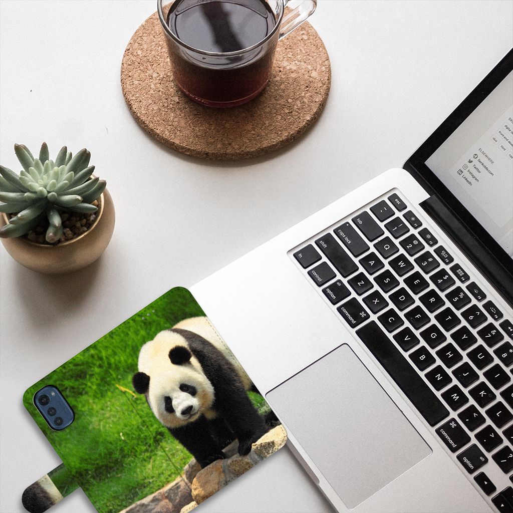 Motorola Moto E32 | Moto E32s Telefoonhoesje met Pasjes Panda