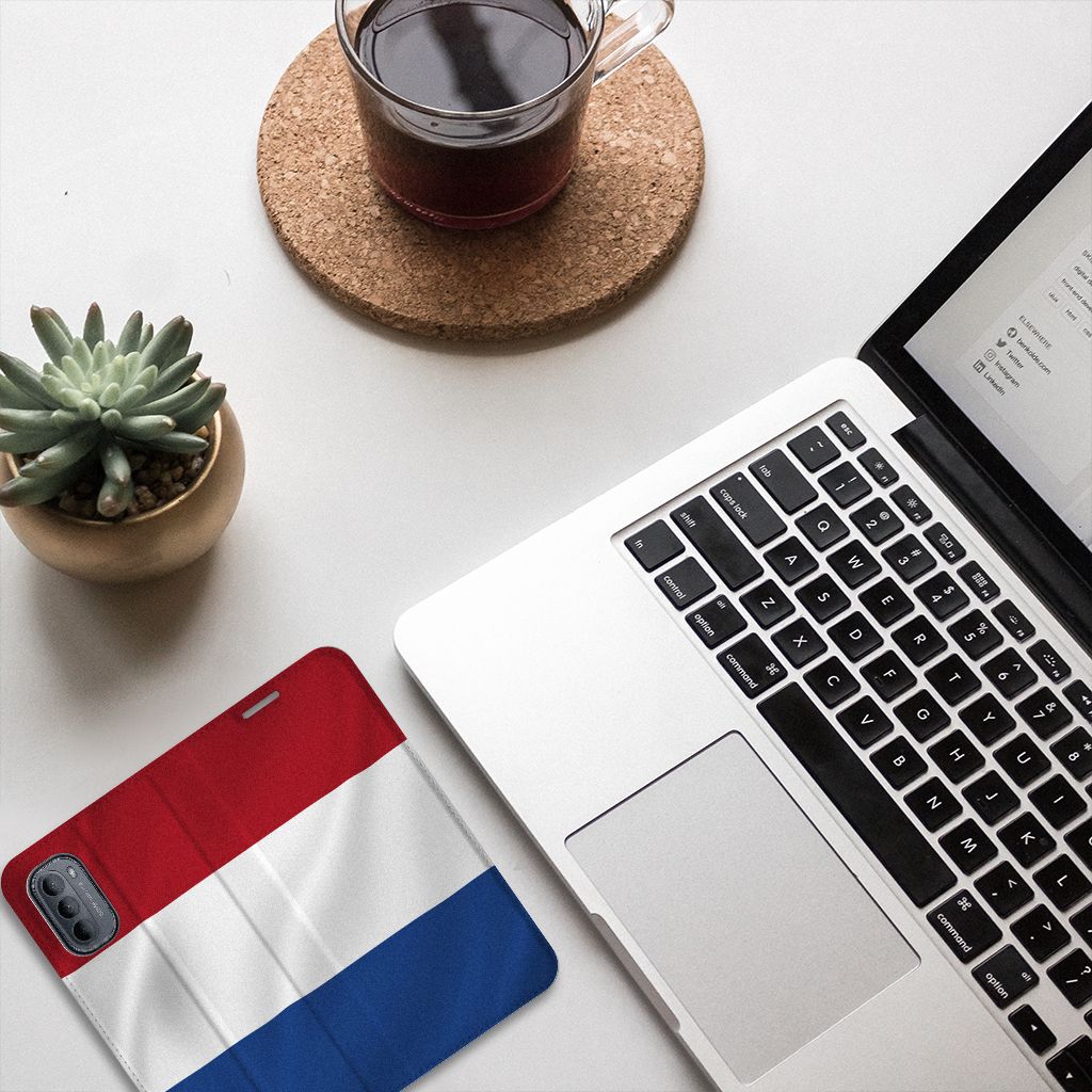 Motorola Moto G31 | G41 Standcase Nederlandse Vlag - B2C Telecom