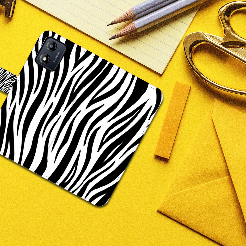 Motorola Moto E13 4G Telefoonhoesje met Pasjes Zebra