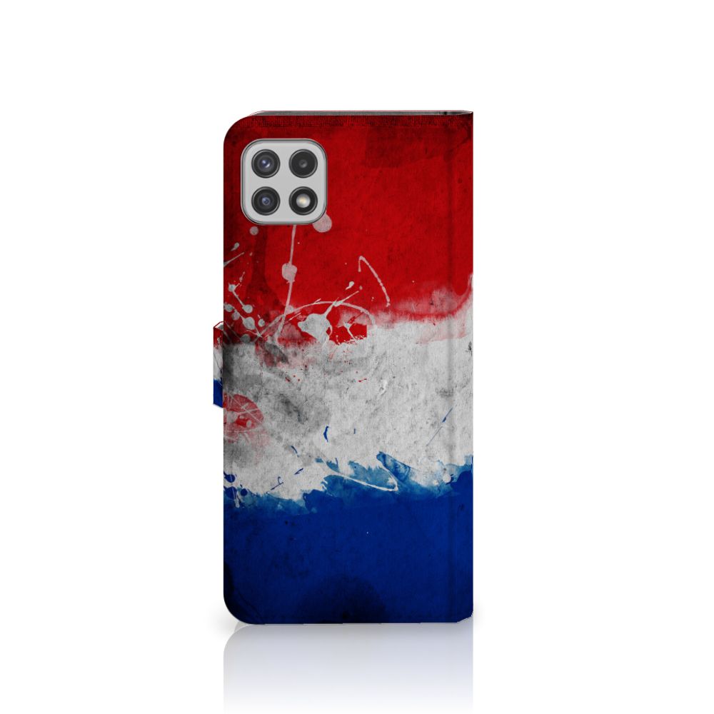Samsung Galaxy A22 5G Bookstyle Case Nederland met artistiek ontwerp van de Nederlandse vlag.