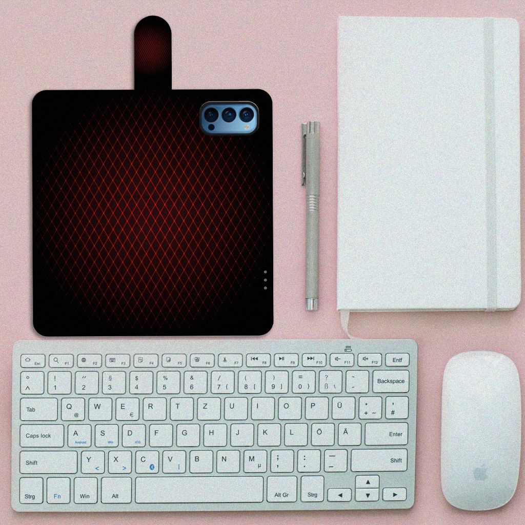 OPPO Reno 4 Pro 5G Telefoon Hoesje Geruit Rood op bureau met toetsenbord en muis