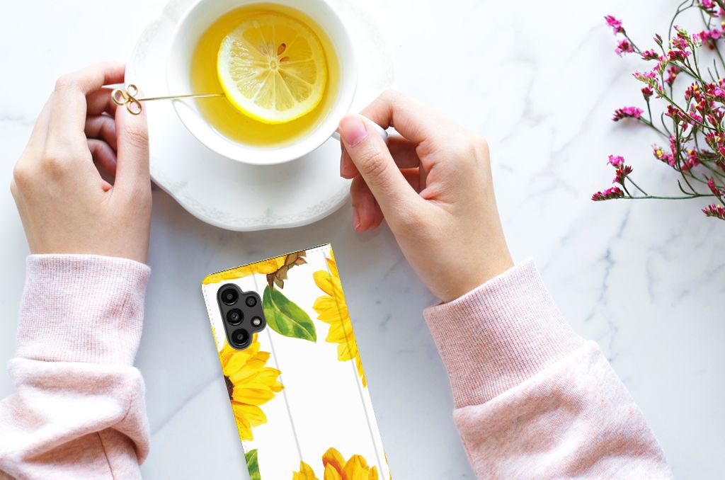 Smart Cover voor Samsung Galaxy A13 (4G) Zonnebloemen - B2C Telecom