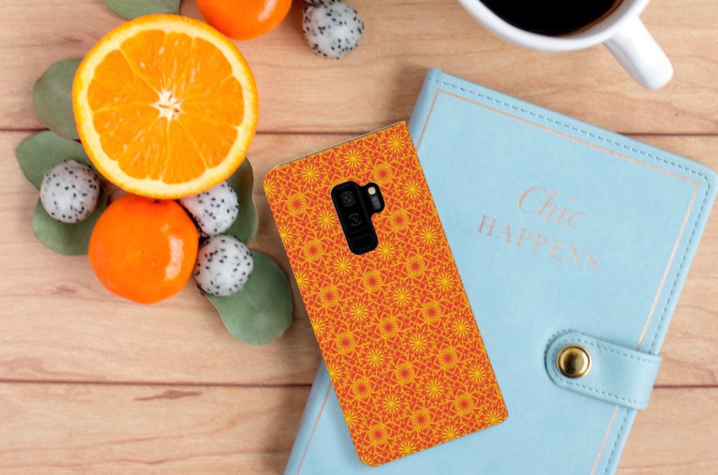Samsung Galaxy S9 Plus Hoesje met Magneet Batik Oranje