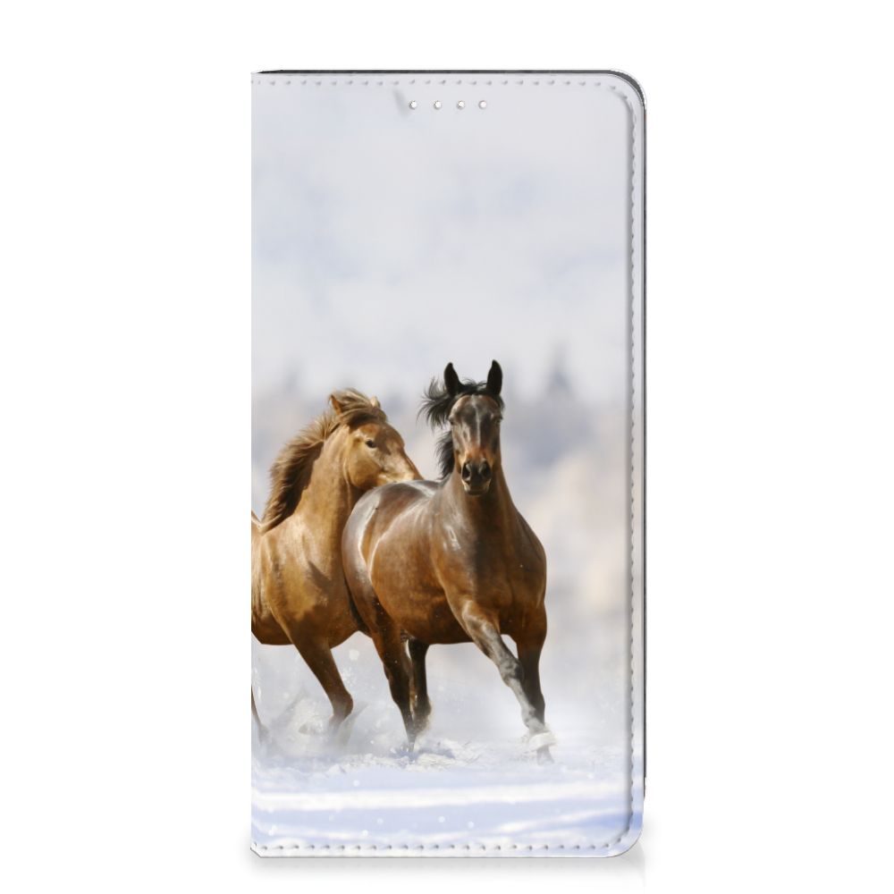 Samsung Galaxy S23 Hoesje maken Paarden met een prachtig ontwerp van rennende paarden.