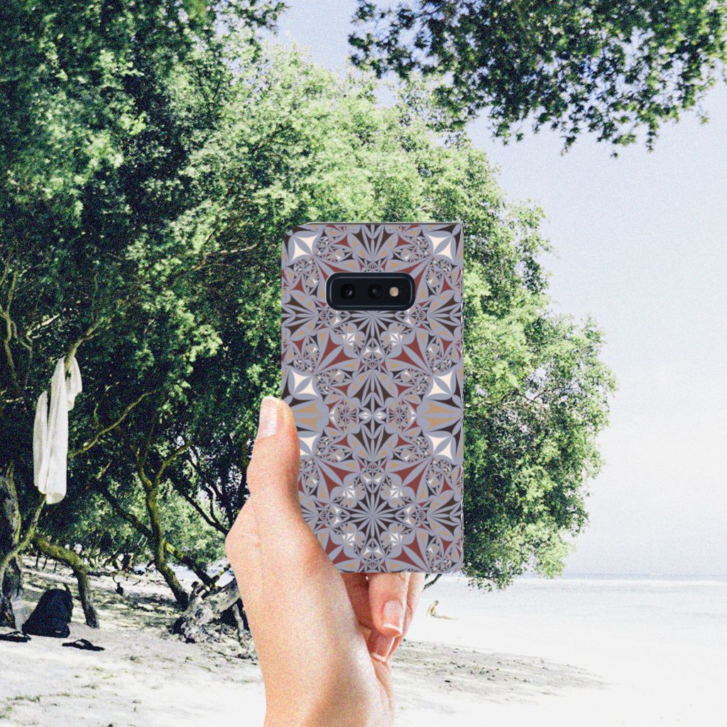 Samsung Galaxy S10e Standcase Flower Tiles