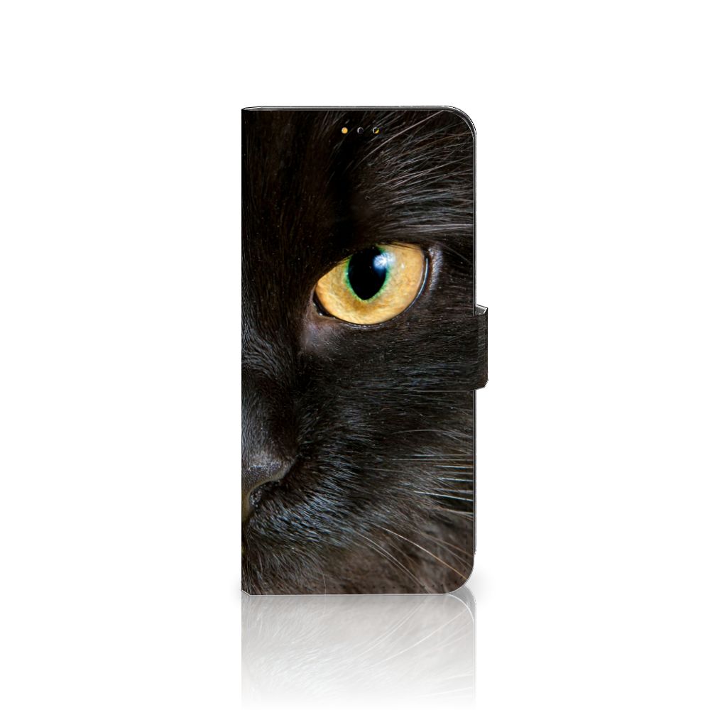 Samsung Galaxy A14 5G Telefoonhoesje met Pasjes Zwarte Kat met close-up van een zwarte kat met gouden ogen.