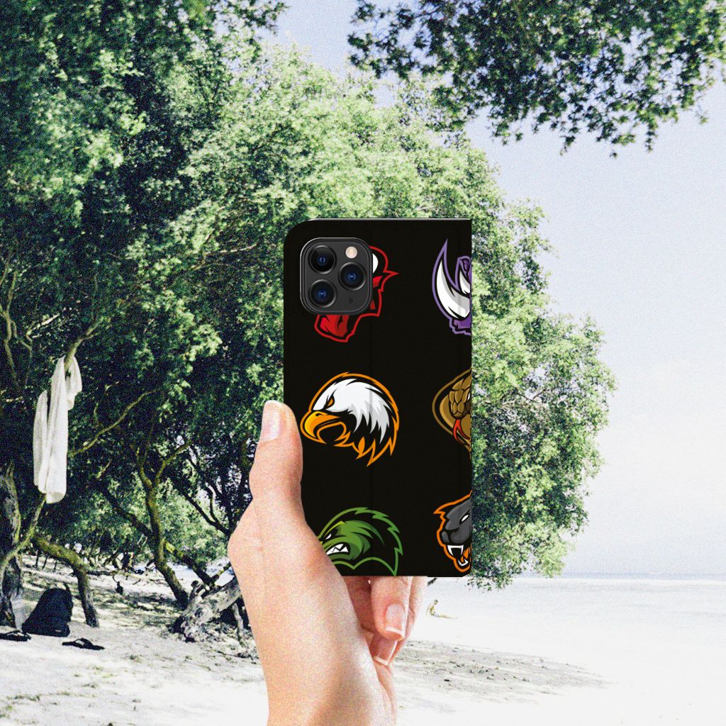 Apple iPhone 11 Pro Magnet Case Cartoon