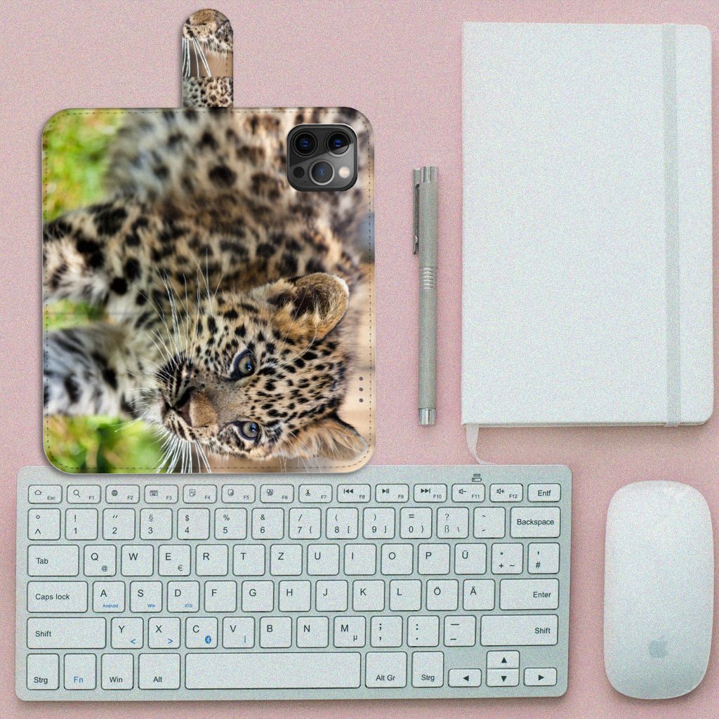 Apple iPhone 12 Pro Max Telefoonhoesje met Pasjes Baby Luipaard