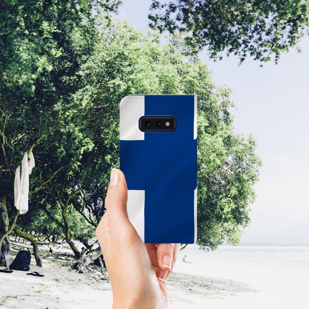 Samsung Galaxy S10e Standcase Finland