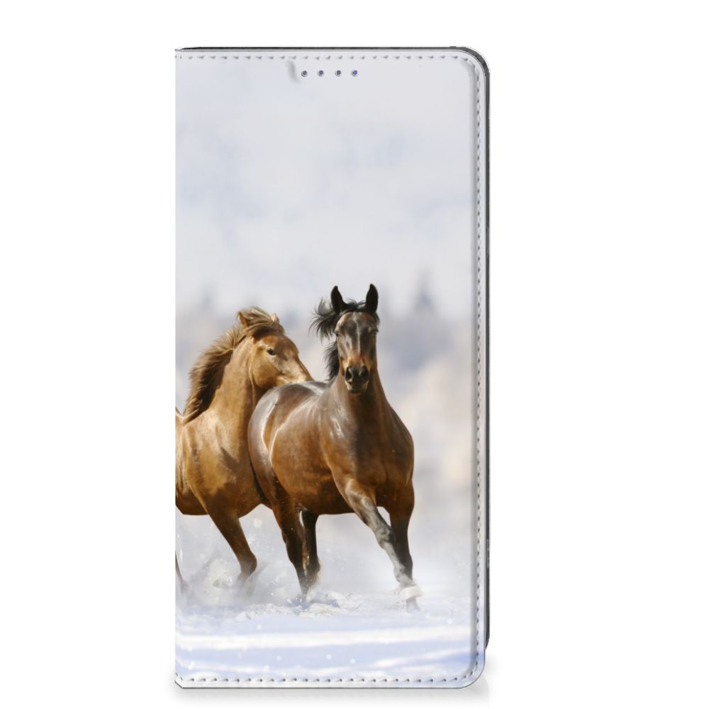 OnePlus 11 Hoesje maken Paarden met afbeelding van rennende paarden op een smartphonehoesje.