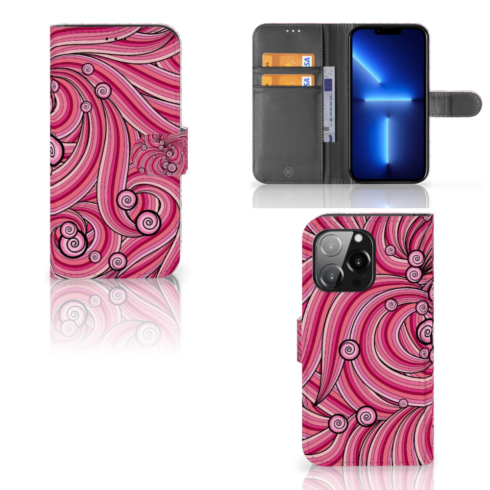 iPhone 13 Pro Hoesje Swirl Pink met een elegant roze patroon en meerdere vakjes voor pasjes.