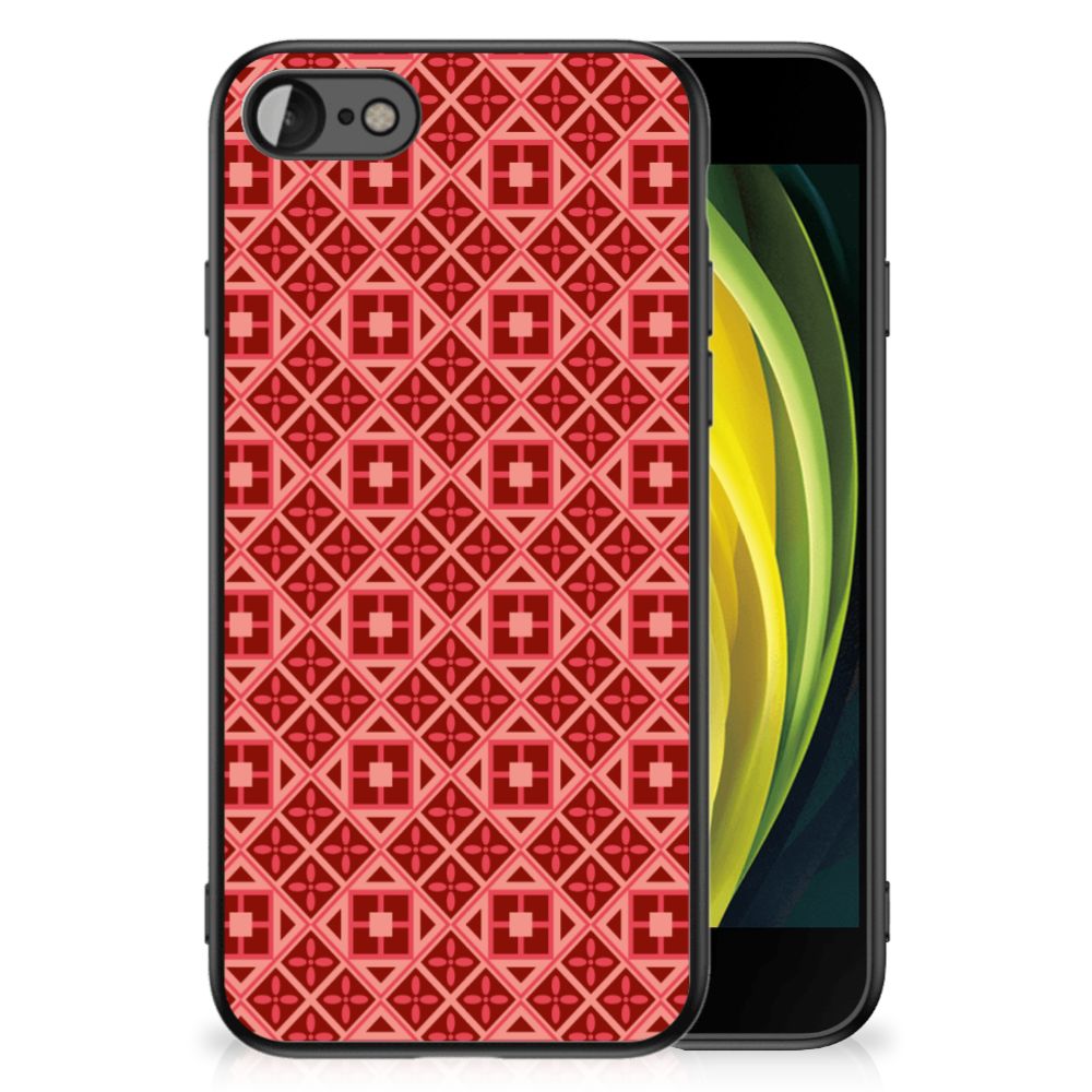 iPhone SE 2022 | SE 2020 | 7/8 Back Case Batik Rood met opvallend rood patroon en schokabsorberend TPU materiaal.