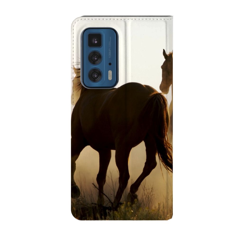 Motorola Edge 20 Pro Hoesje maken Design Cowboy met paardenprint in natuurlijk landschap
