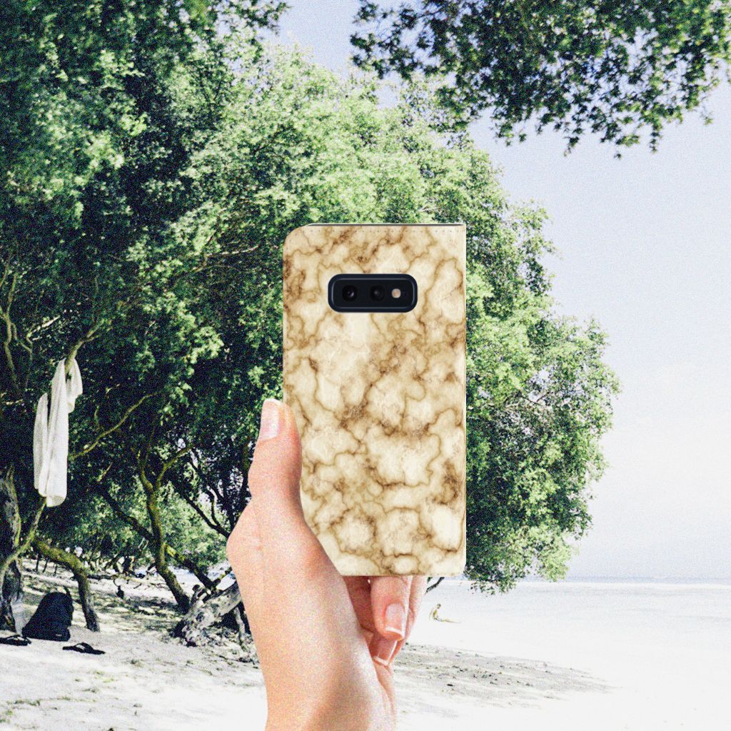 Samsung Galaxy S10e Standcase Marmer Goud