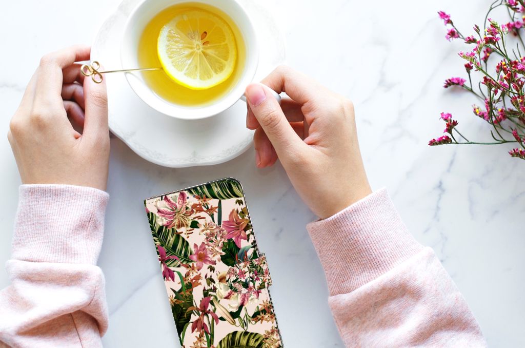 Motorola Moto G22 Hoesje Flowers
