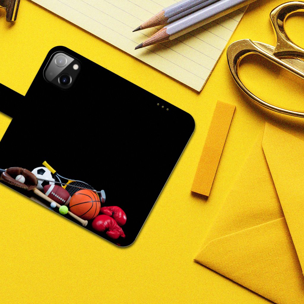 Apple iPhone 14 Wallet Case met Pasjes Sports met sportuitrusting op een gele achtergrond.