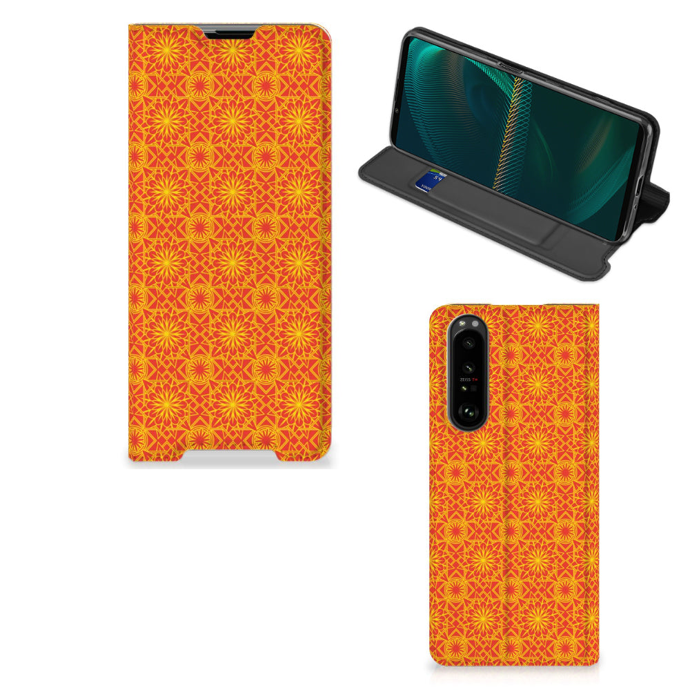 Sony Xperia 5 III Hoesje met Magneet Batik Oranje