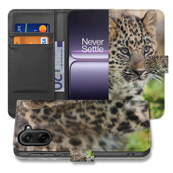 OnePlus Nord CE 5 Baby Luipaard Design Hoesje Book Case aanzicht
