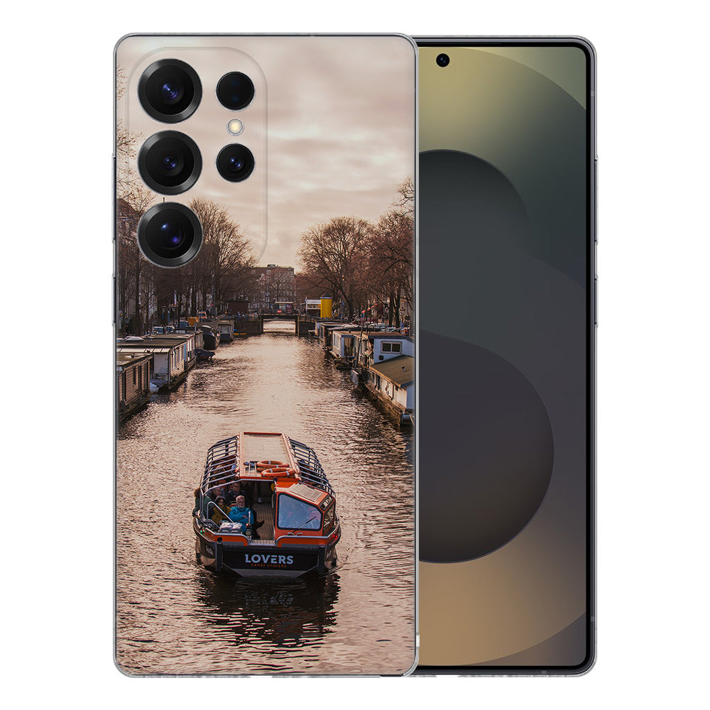 Samsung Galaxy S25 Ultra hoesje – transparant TPU – zelf ontwerpen met afbeelding van een boot op een gracht.
