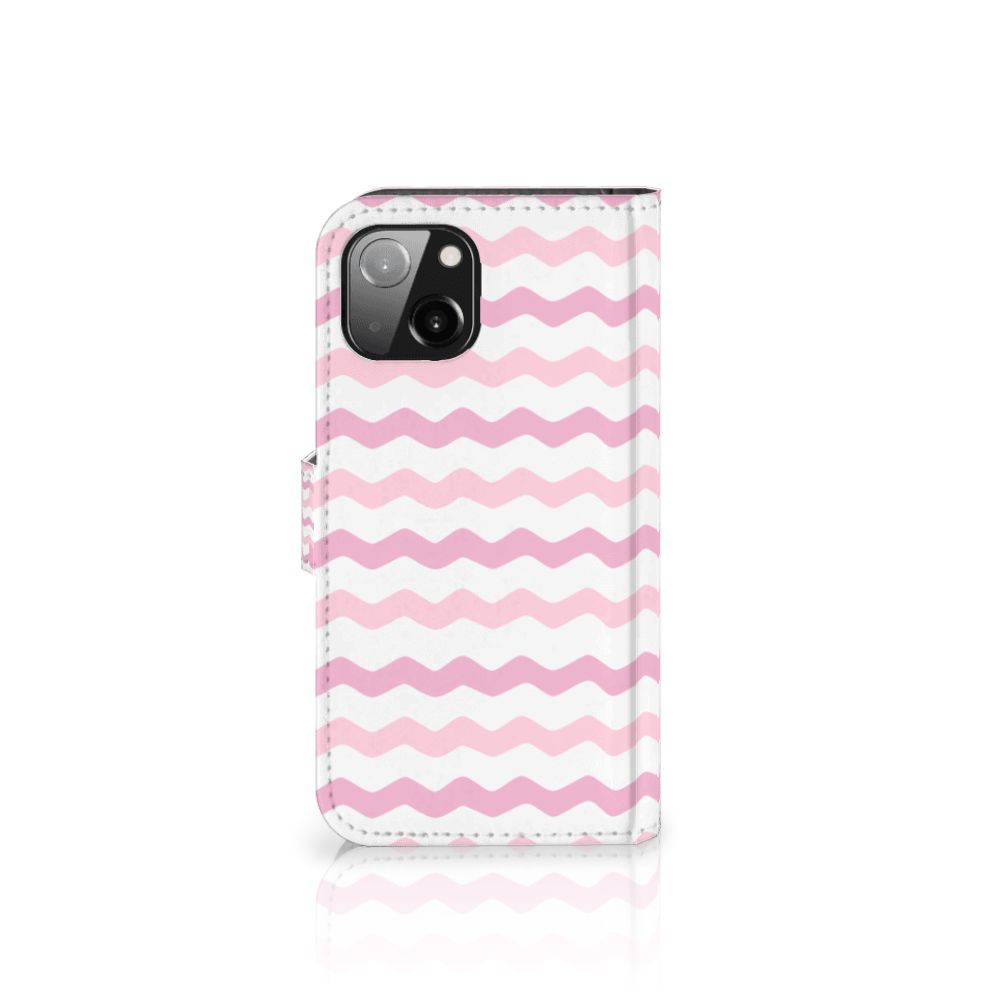 Apple iPhone 13 Telefoon Hoesje Waves Roze met een aantrekkelijk golven ontwerp in lichtroze.