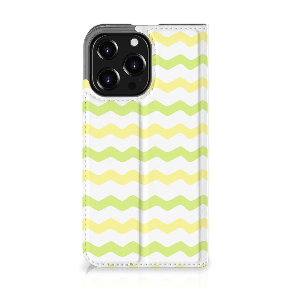 iPhone 13 Pro Hoesje met Magneet Waves Yellow - B2C Telecom