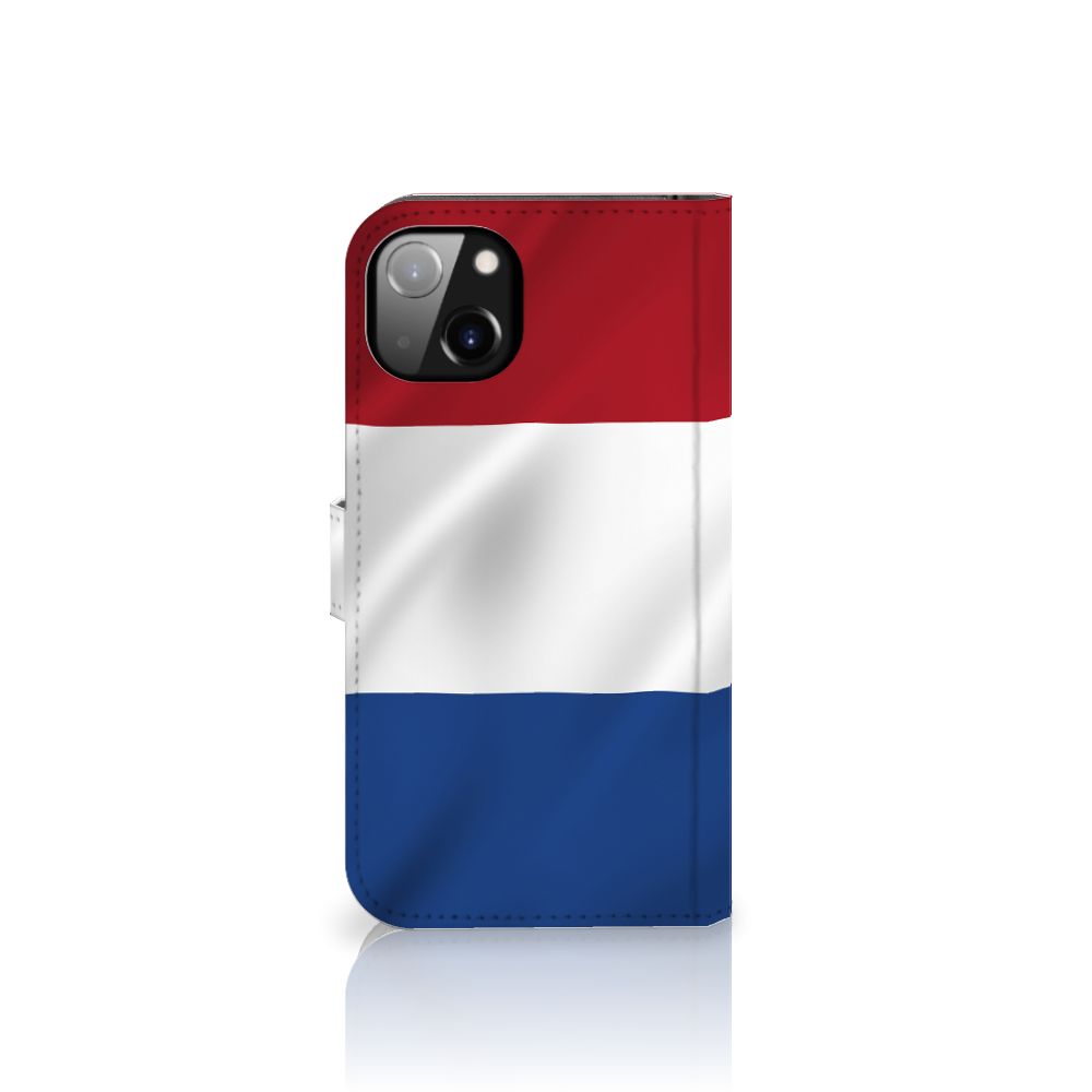 iPhone 14 Plus Bookstyle Case Nederlandse Vlag met artistiek design van de Nederlandse vlag.