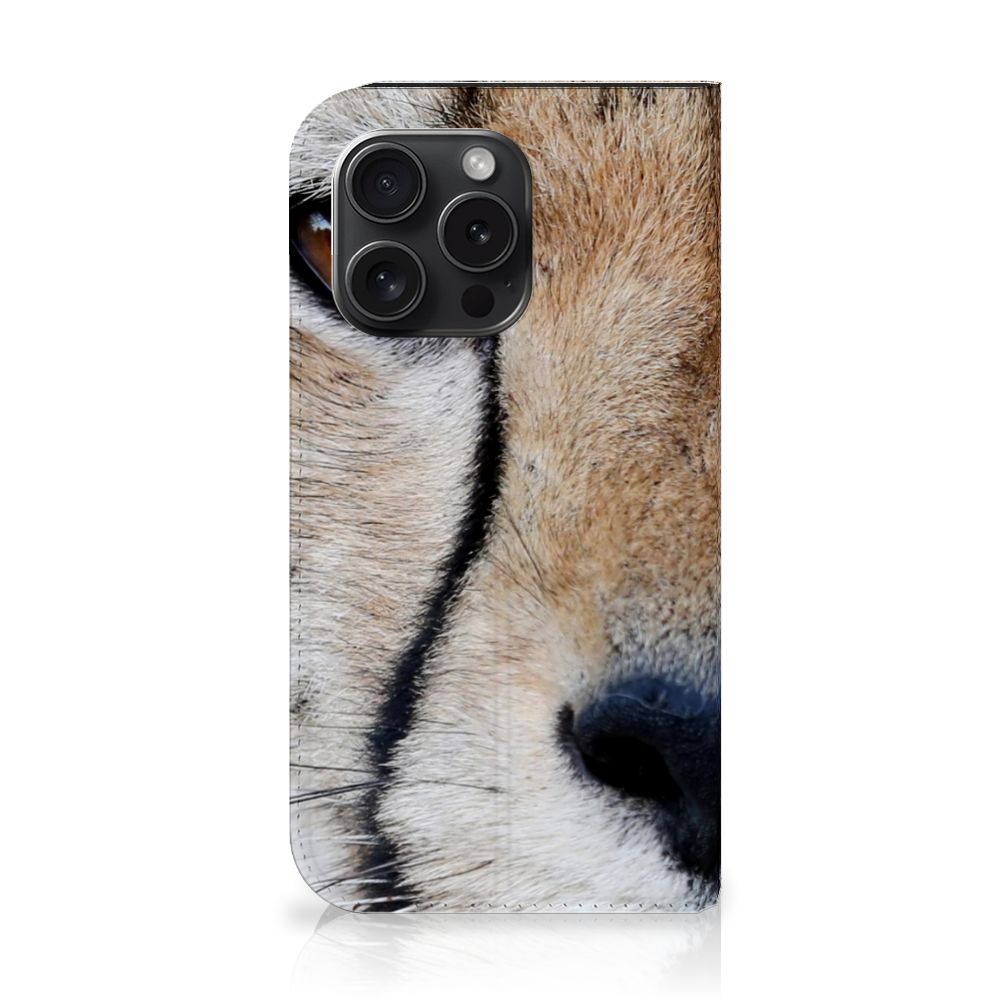 iPhone 15 Pro Hoesje maken Cheetah close-up design met jachtluipaard print, trendy en opvallend.