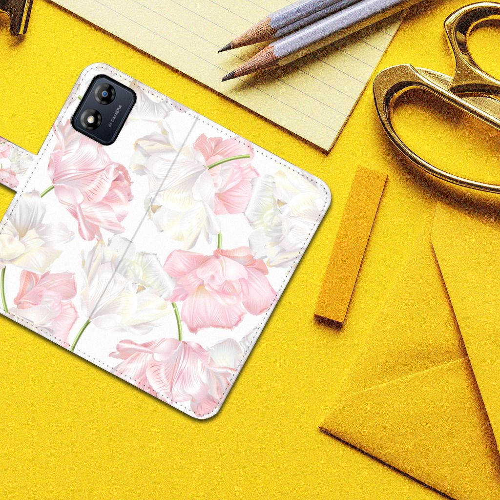 Motorola Moto E13 4G Hoesje Lovely Flowers
