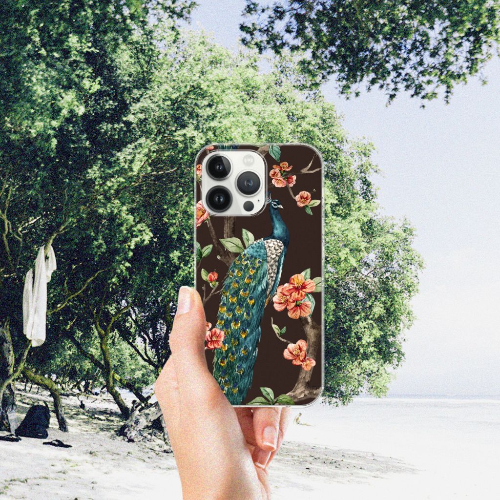 iPhone 13 Pro Max TPU Hoesje Pauw met Bloemen, met een prachtig ontwerp van een pauw en bloemen 🌺.