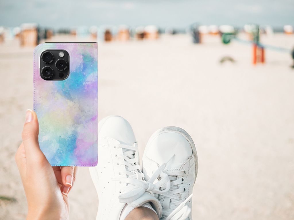 Bookcase iPhone 15 Pro Watercolor Light design met pastelkleuren op het strand 🌊.