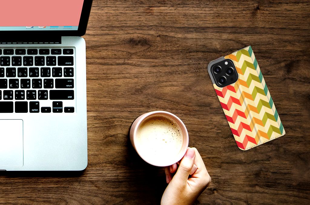 iPhone 13 Pro Hoesje met Magneet Zigzag Multi Color - B2C Telecom
