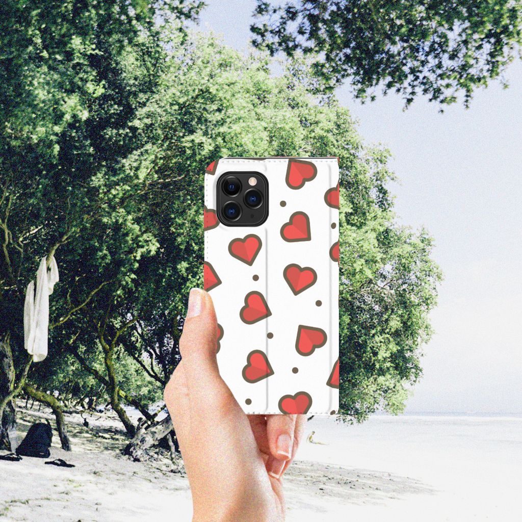 Apple iPhone 11 Pro Hoesje met Magneet Hearts
